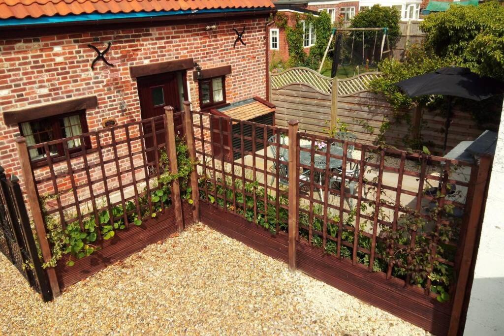 Lowlands Cottage Бекълс Екстериор снимка